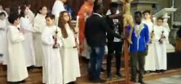 VENERDI SANTO CON I MIGRANTI A TERMINI IMERESE
